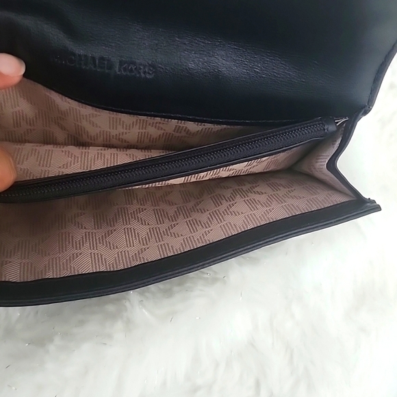 Authentic Michael Kors Wallet - Picture 6 of 6